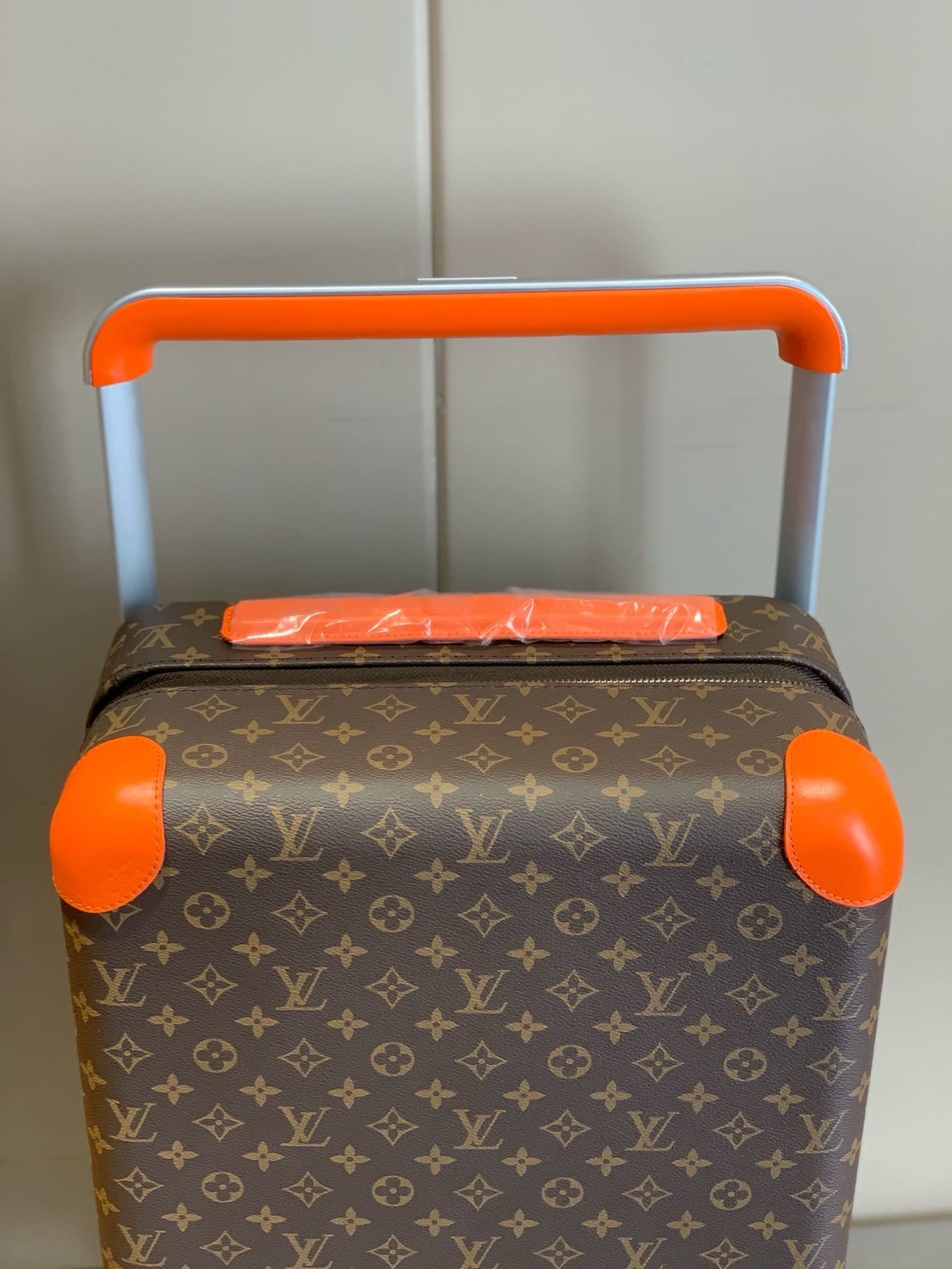 Louis Vuitton M46777 Horizon 55
