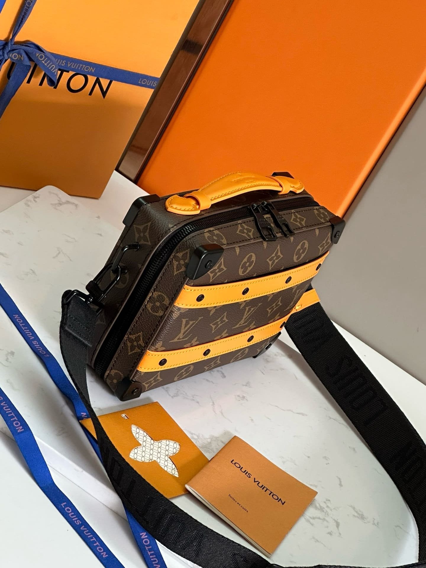 Louis Vuitton M46689 Handle Soft Trunk