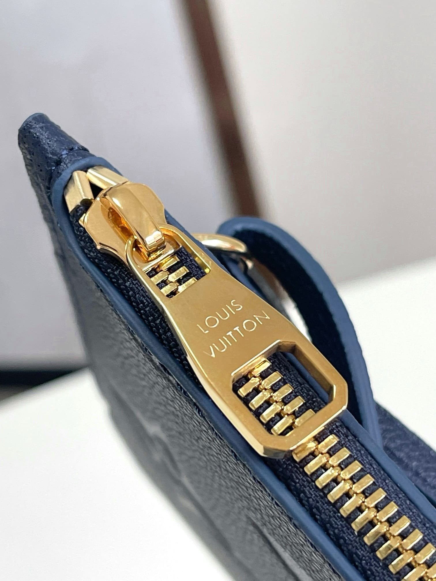 Louis Vuitton M47143 Neverfull MM