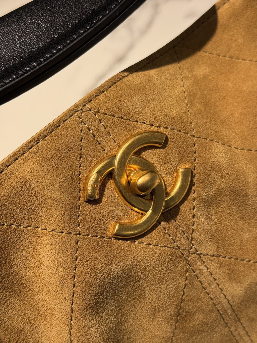 Chanel 25 Shopping Bag
