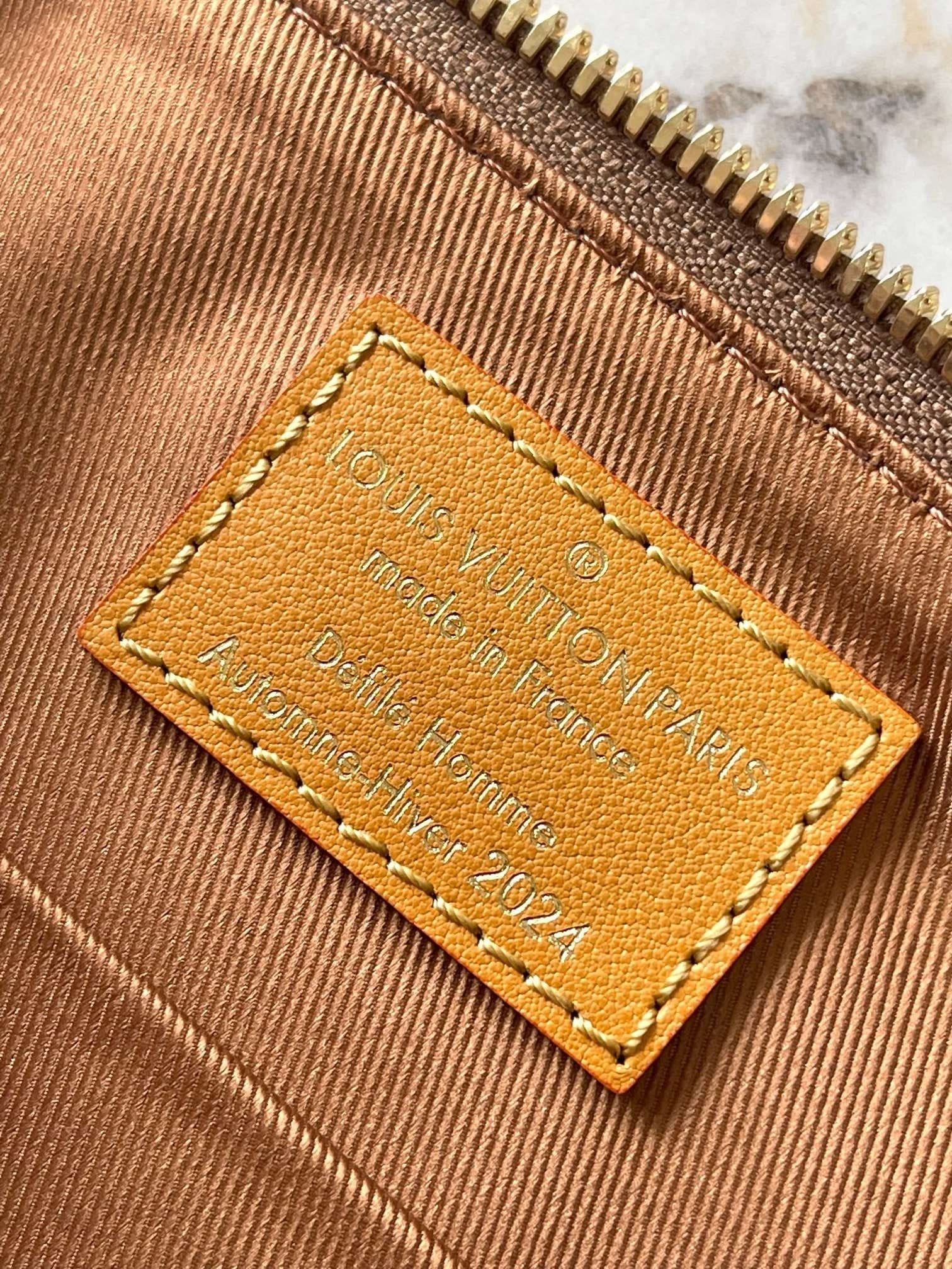 Louis Vuitton M11623 Pochette Accessoire XL
