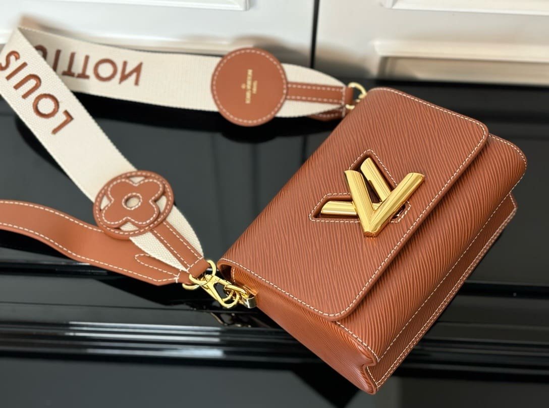 Louis Vuitton M24758 TWIST Medium Handbag