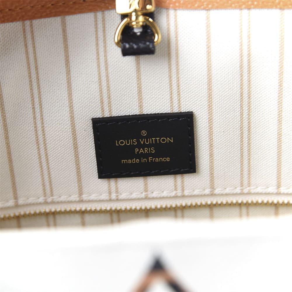 Louis Vuitton Monogram Giant Jungle Onthego GM Ivory