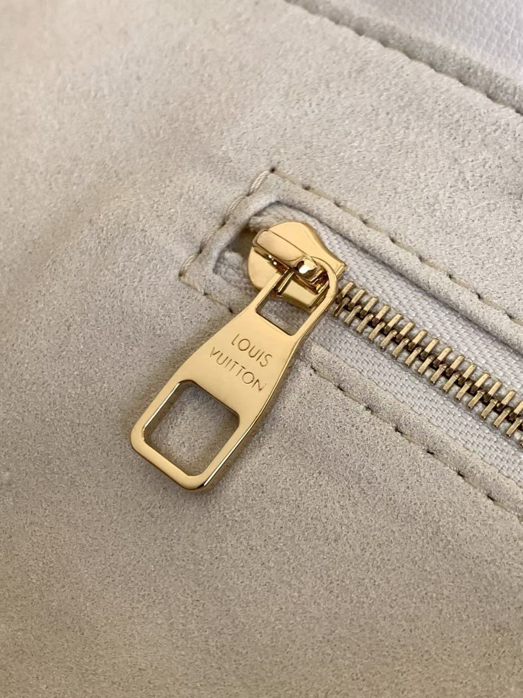 Louis Vuitton M15235 Dust Bag Tote