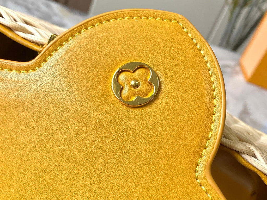 Louis Vuitton M24976 Capucines BB
