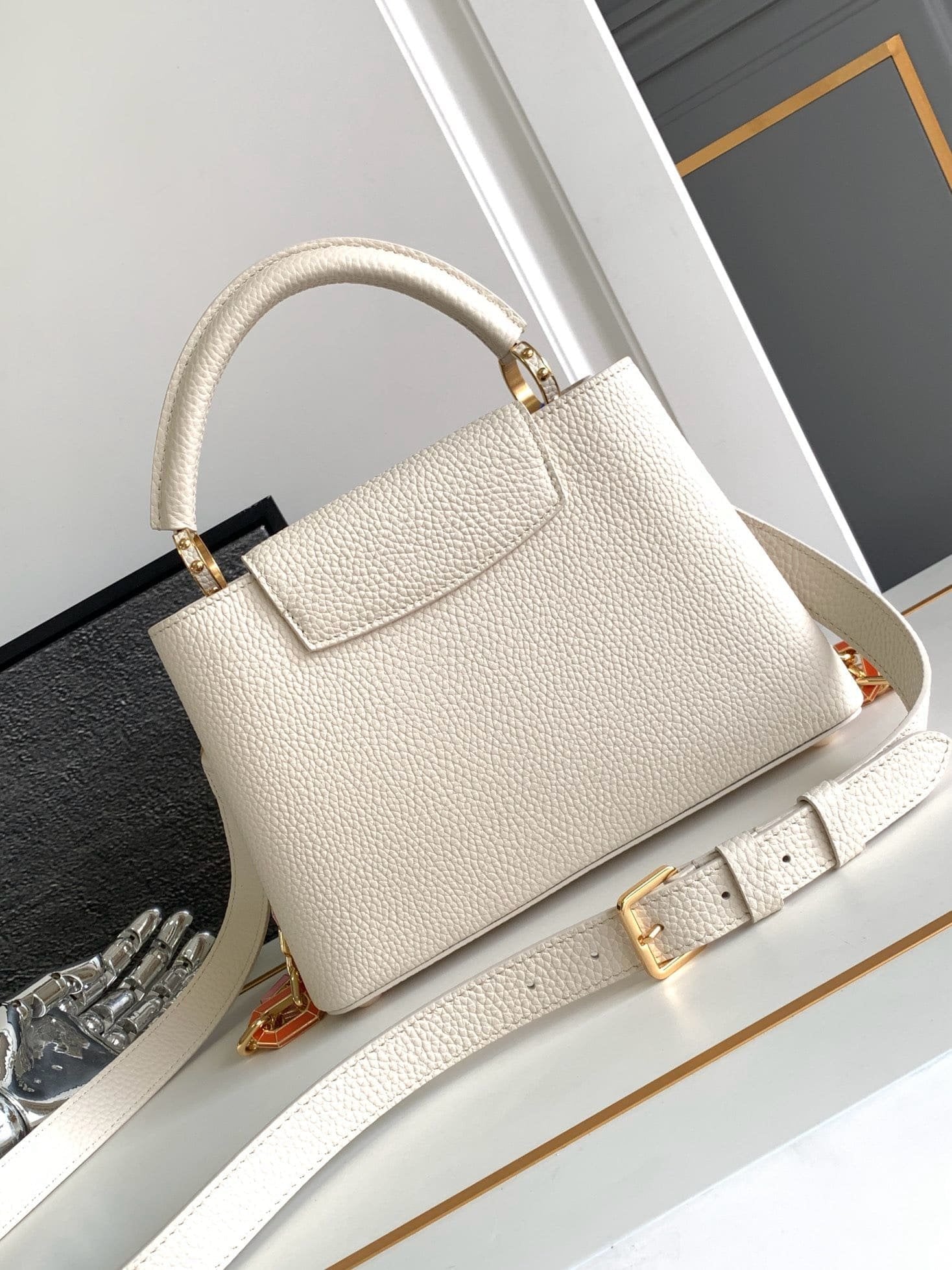 Louis Vuitton M24684 CAPUCINES BB BAG