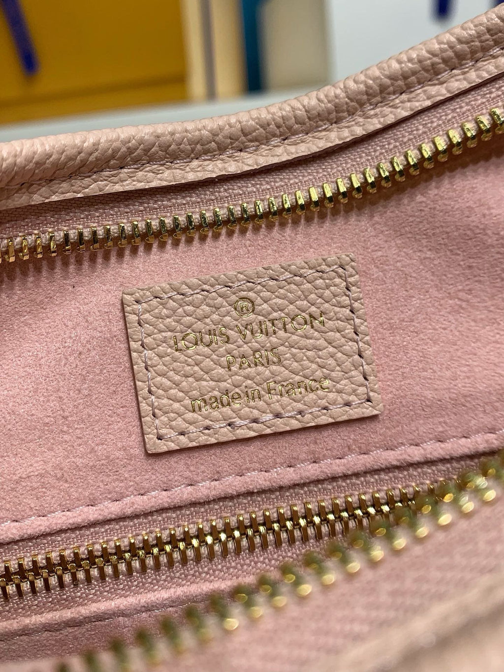 Louis Vuitton M47082 CarryAll PM