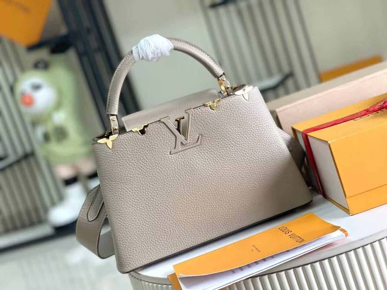 Louis Vuitton M24567 Capucines Mini