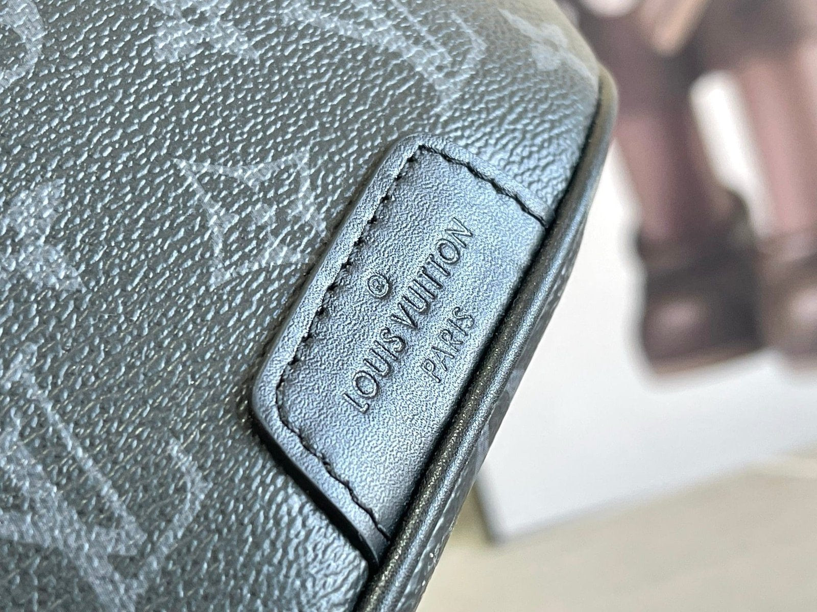 Louis Vuitton M46035 Discovery Bumbag PM