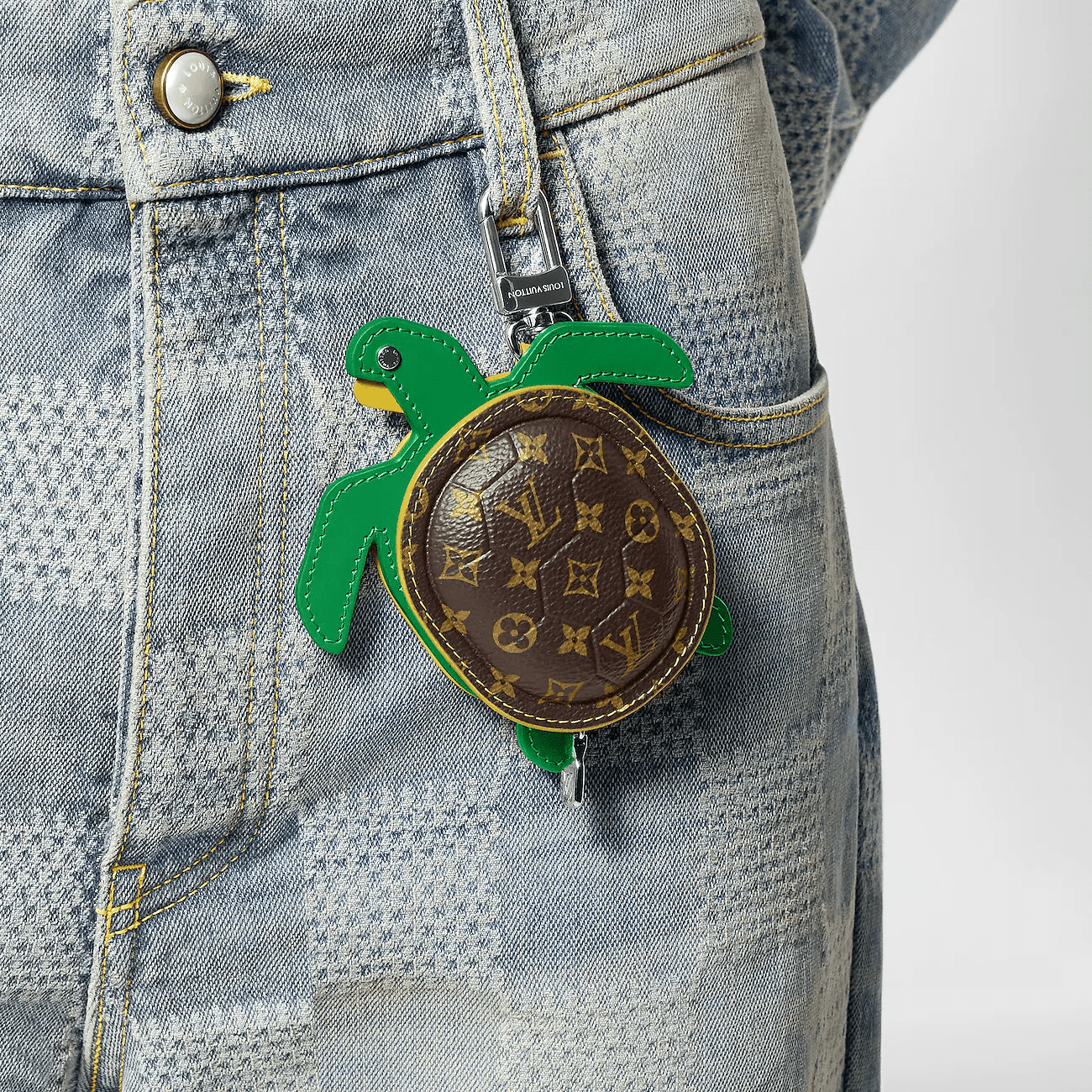Louis Vuitton M01471 LV Turtle Pouch Bag Charm
