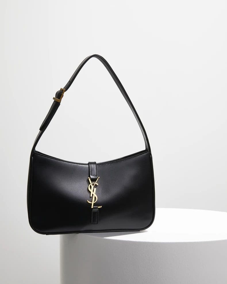 SAINT LAURENT LE 5 À 7 IN SMOOTH LEATHER
