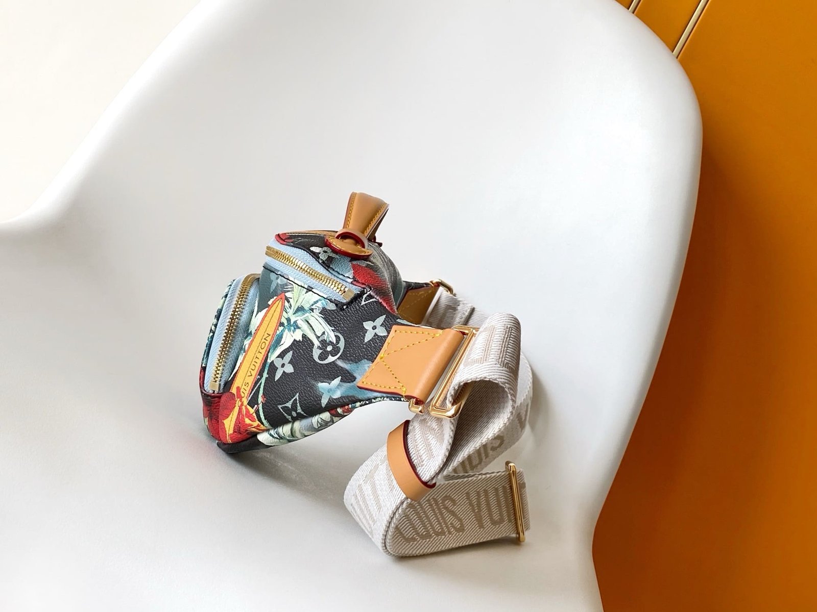 Louis Vuitton M24992 Rush Bumbag