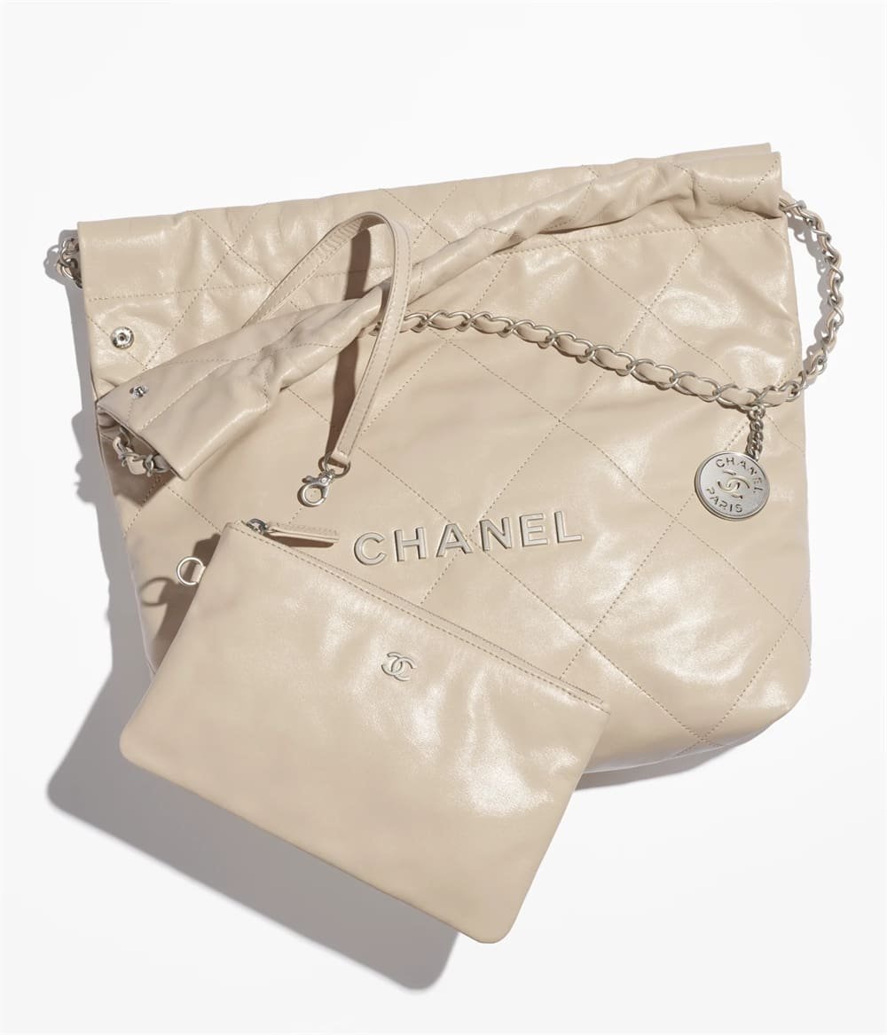 CHANEL 22 Small Handbag
