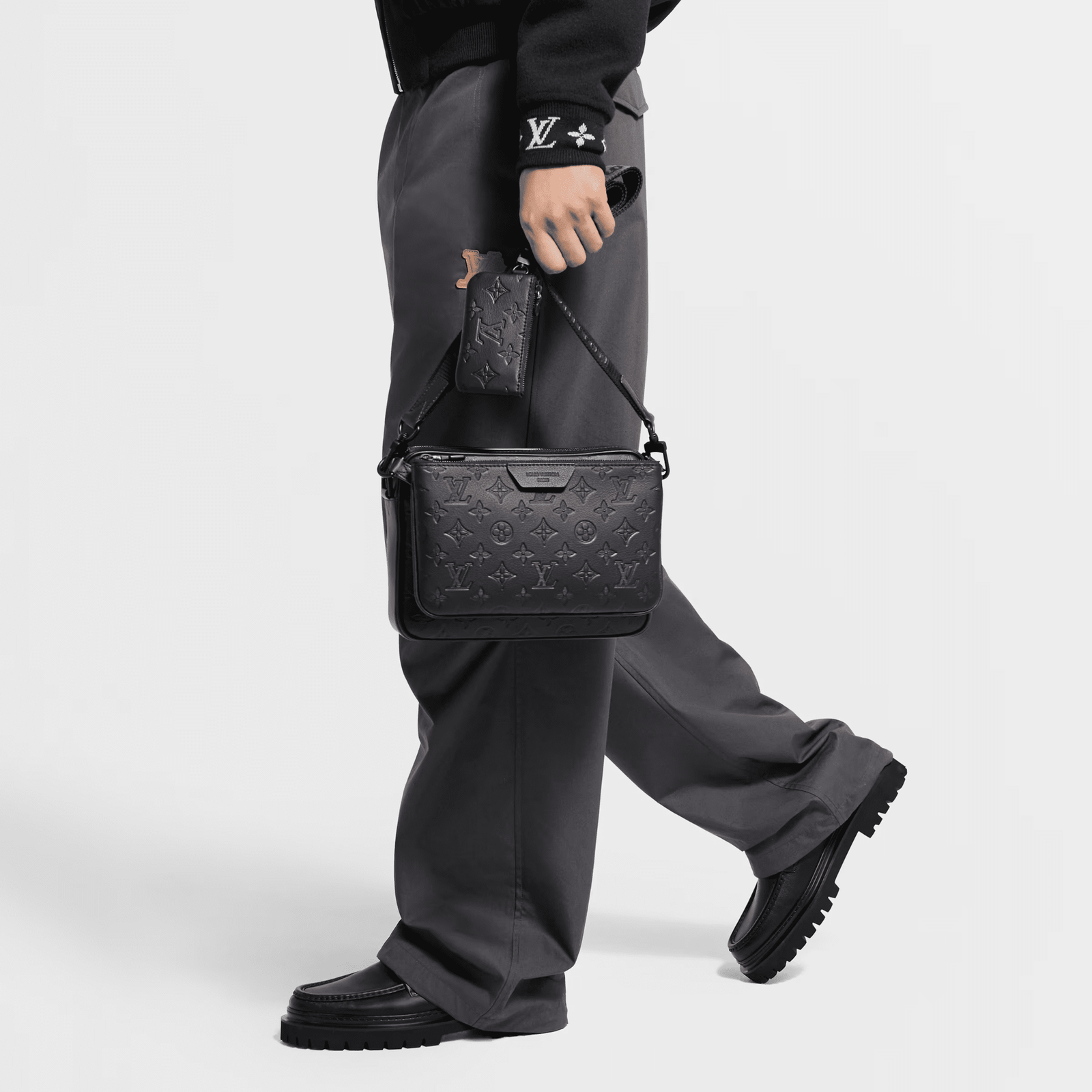 Louis Vuitton M26713 Trio Messenger