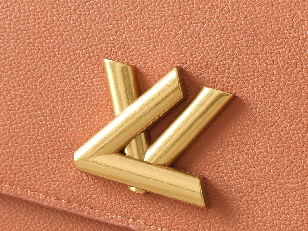 Louis Vuitton M24640 Soft Twist