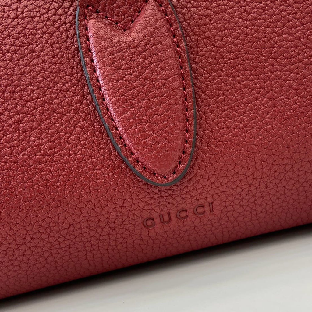Gucci Medium tote bag with hook closure