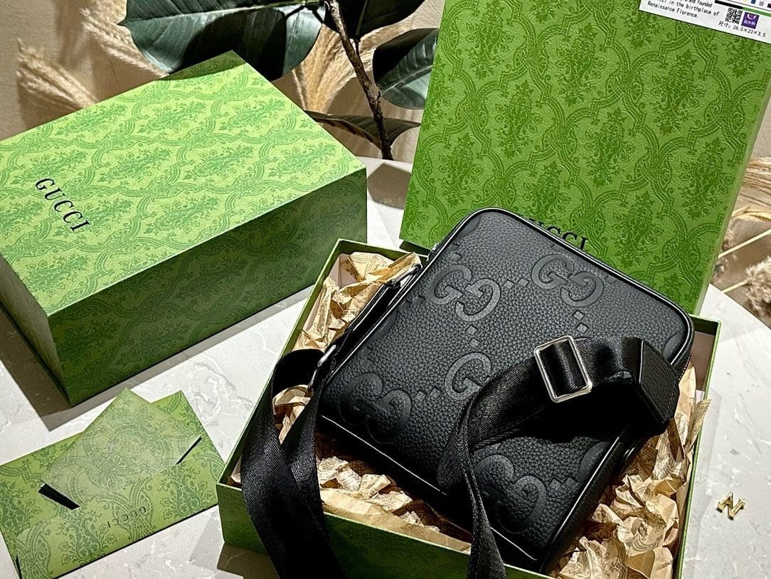 Gucci men’s shoulder crossbody bag