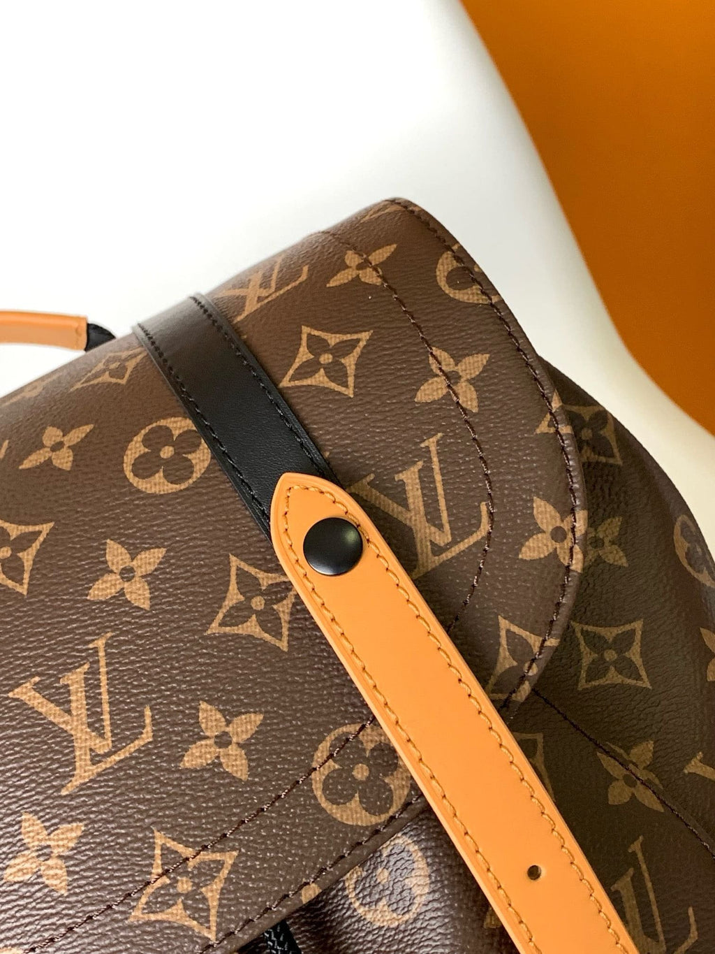 Louis Vuitton M46686 Christopher MM