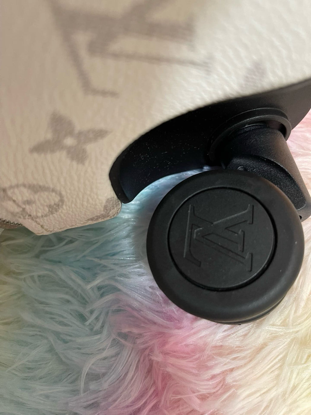 Louis Vuitton M10149 Horizon 55