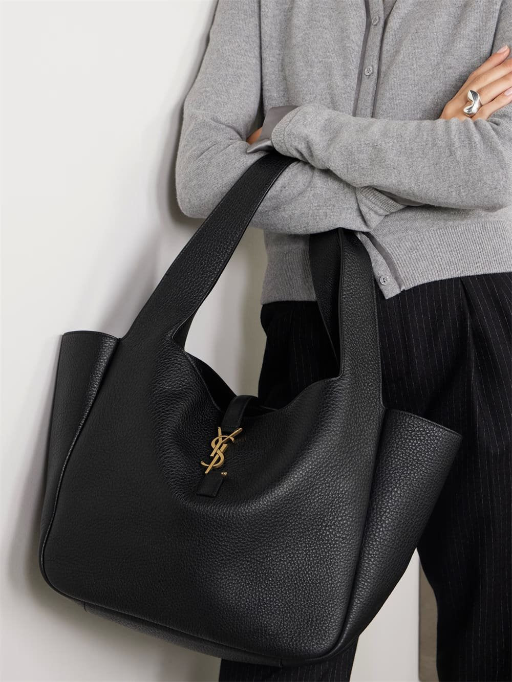 SAINT LAURENT Le 5 À 7 Bea textured-leather tote