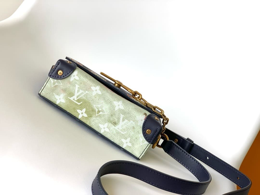 Louis Vuitton M82900 Steamer Wearable Geldbörse