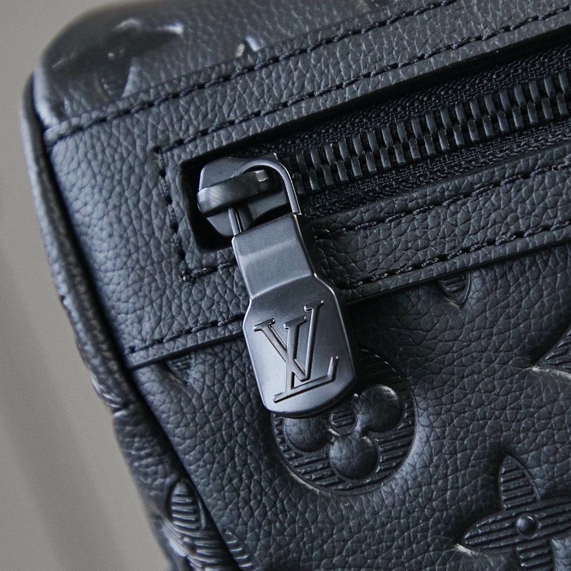 Louis Vuitton M25121 Messenger Voyager PM