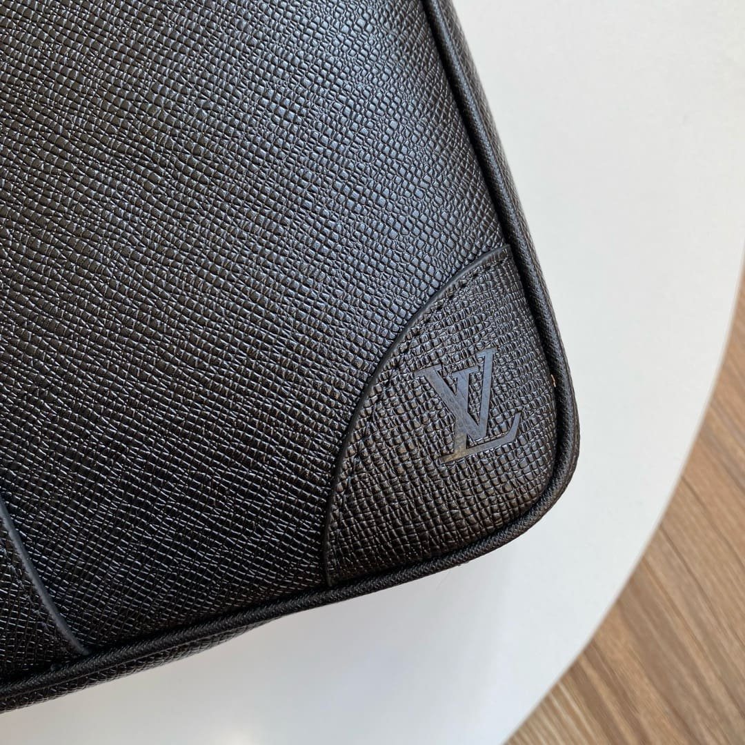 Louis Vuitton M30925 Porte-Documents Voyage PM