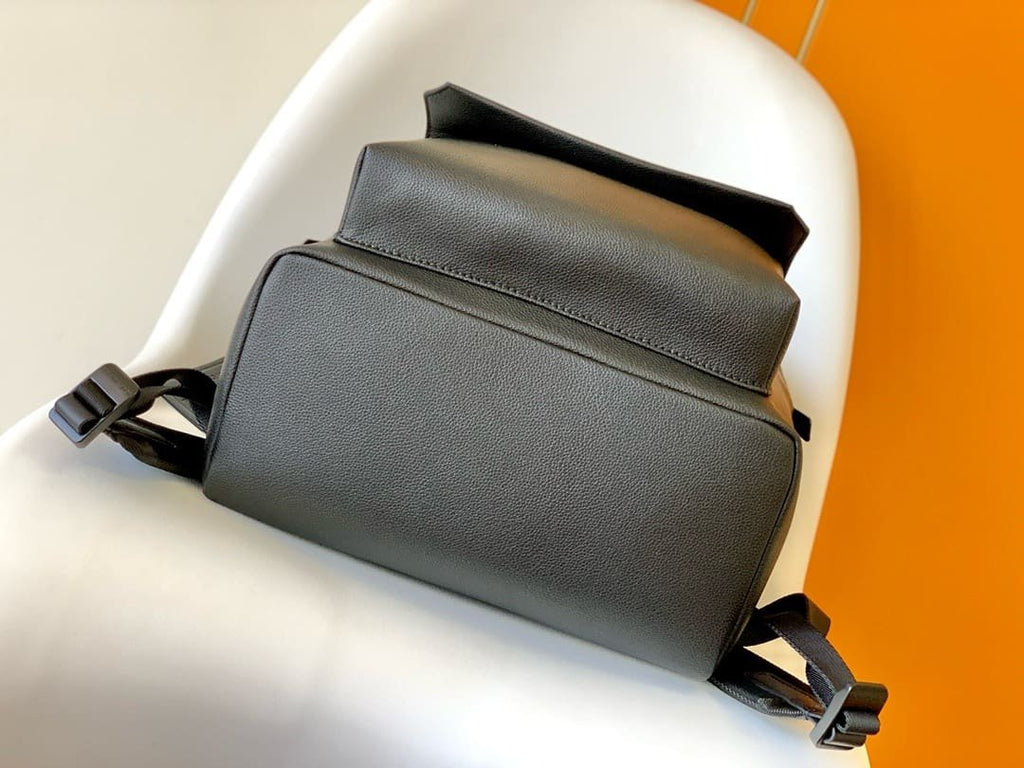 Louis Vuitton M57079 TAKEOFF Backpack