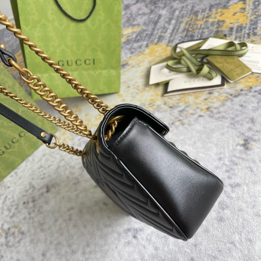 GUCCI MARMONT SMALL MATELASSÉ SHOULDER BAG