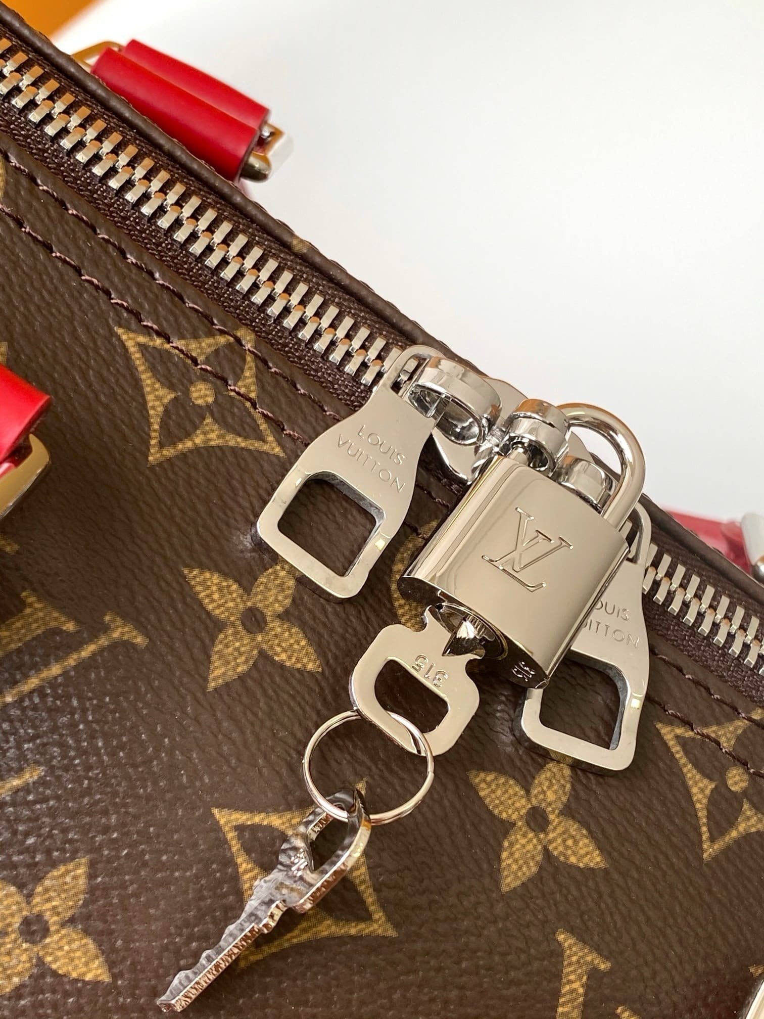 Louis Vuitton M13808 Keepall Bandoulière 45