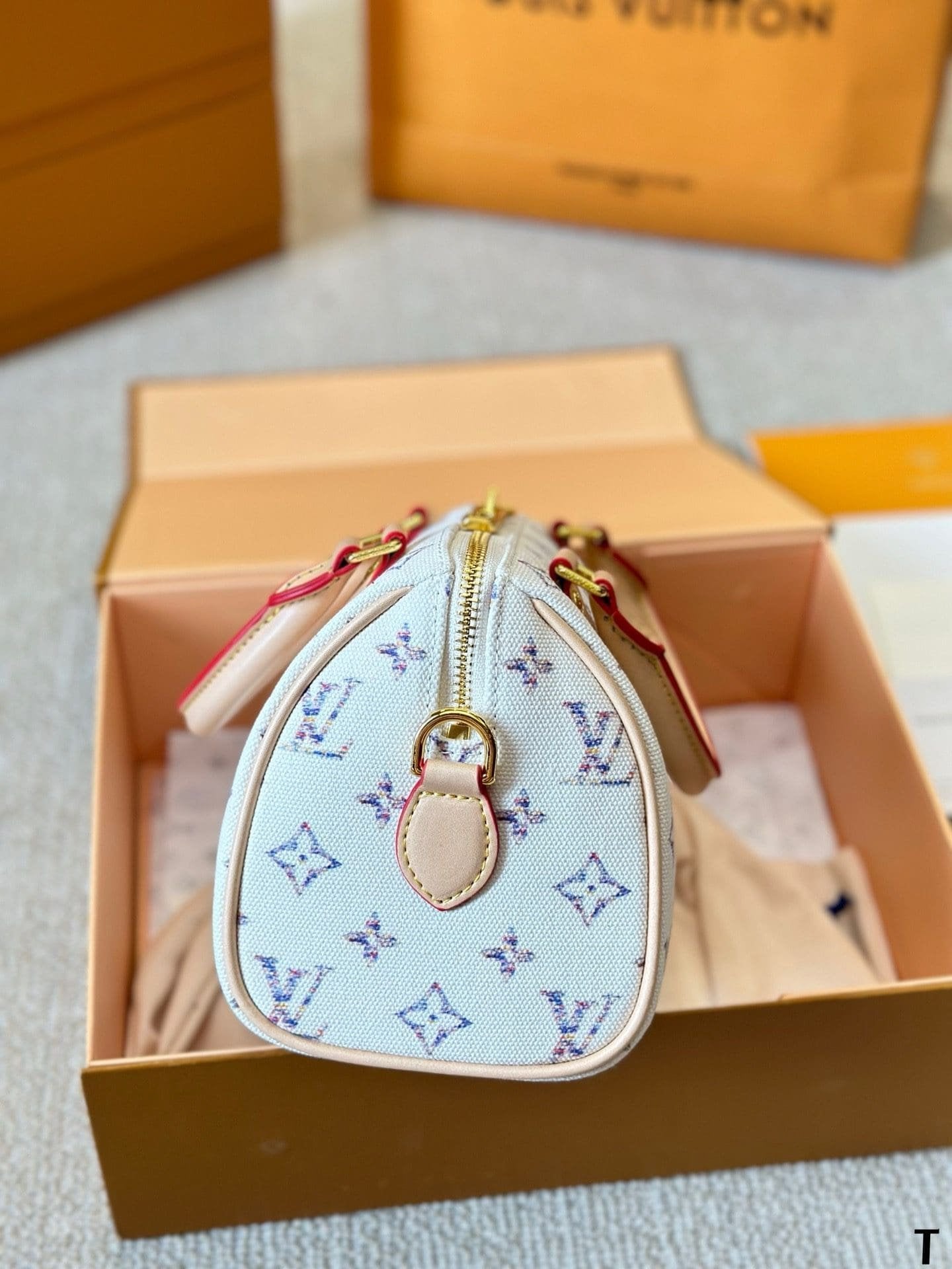 Louis Vuitton M24709 Speedy Bandoulière 20
