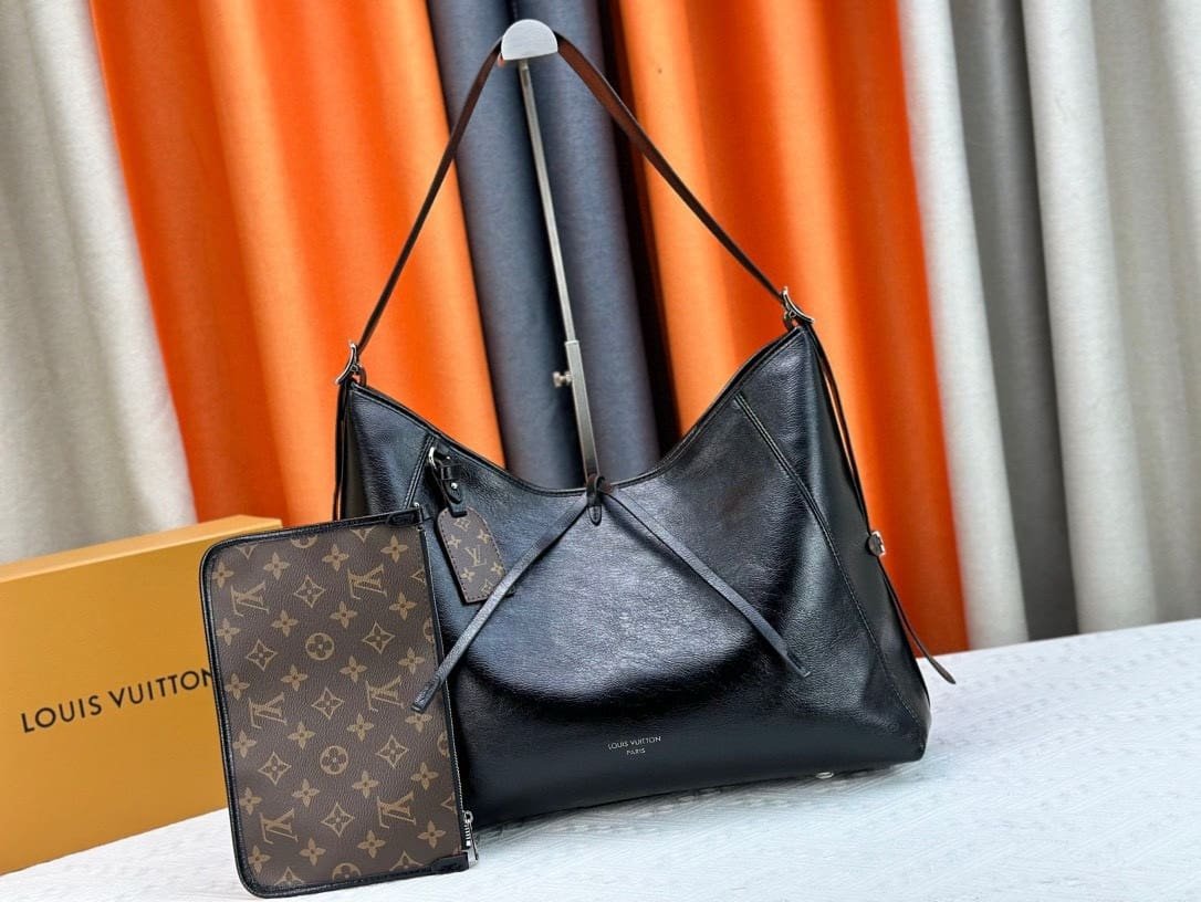 Louis Vuitton M25143 CarryAll MM