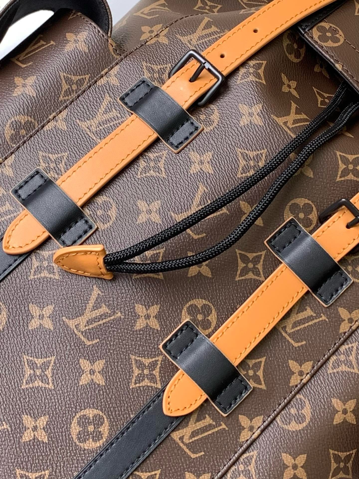 Louis Vuitton M46686 Christopher MM