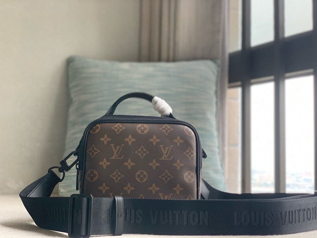 Louis Vuitton M46973 Quest Messenger