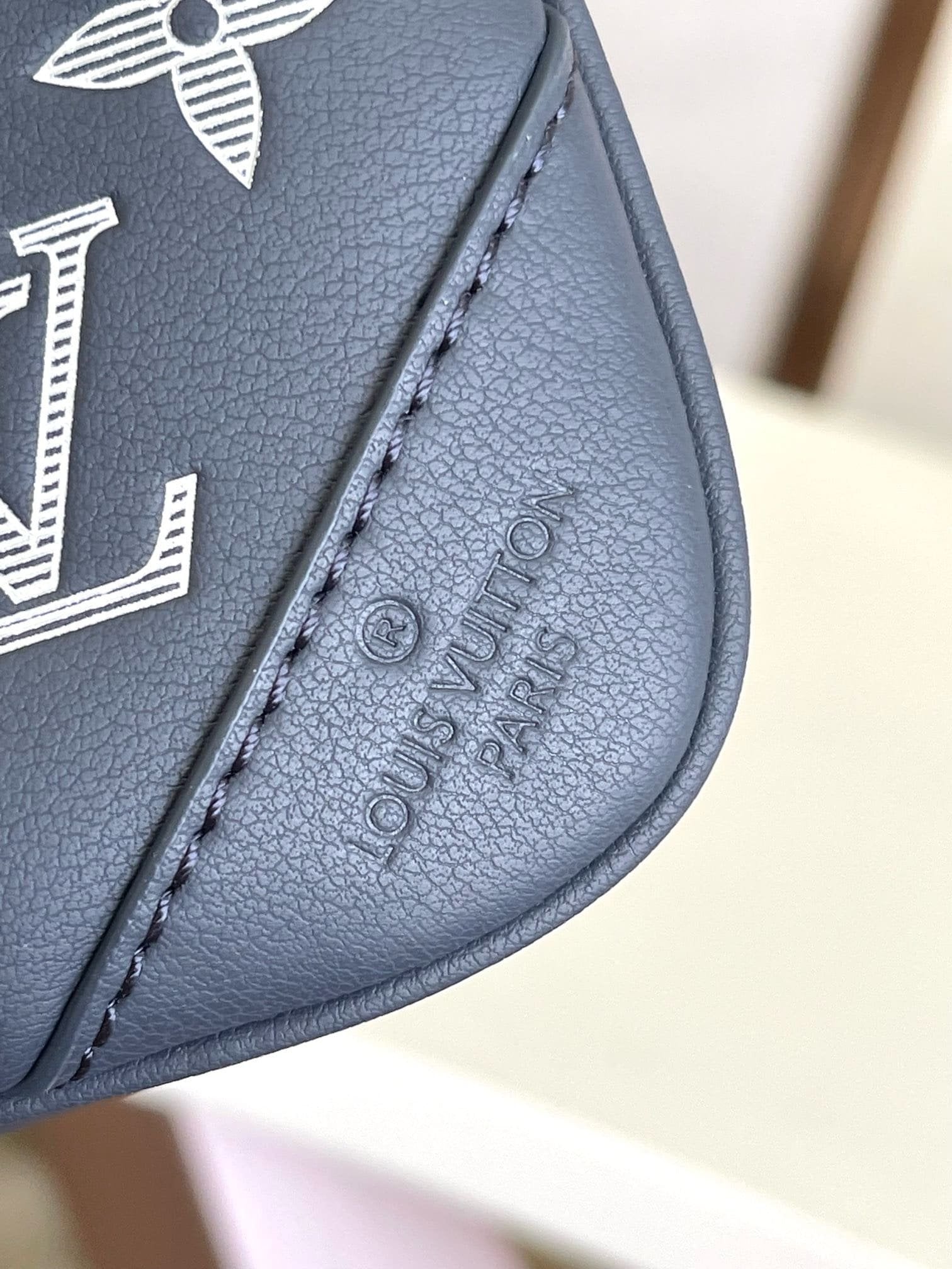 Louis Vuitton M24753 Trio Messenger
