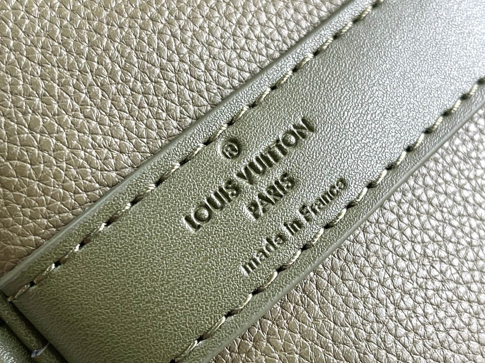 Louis Vuitton M21536 Keepall Bandoulière 50