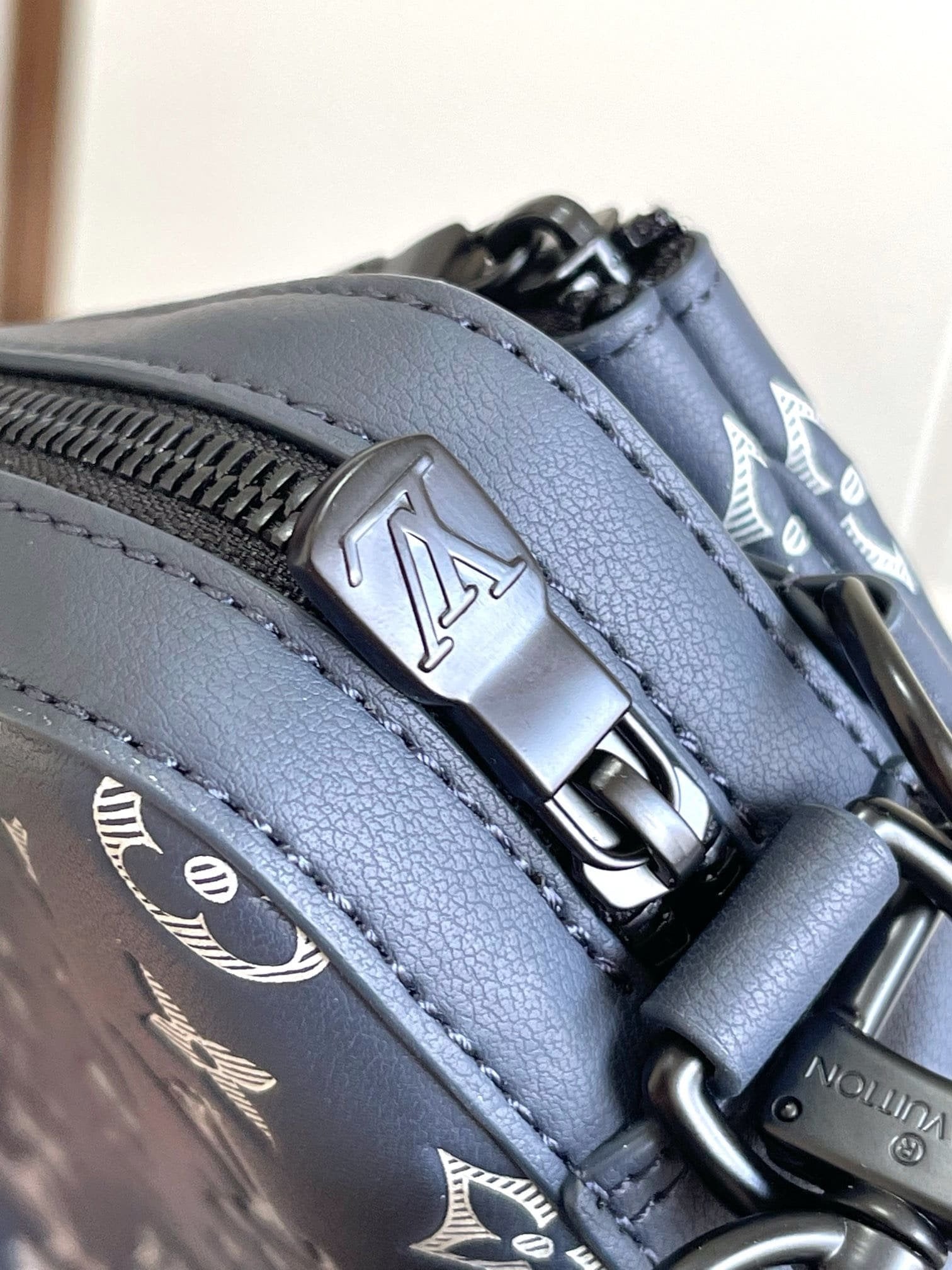 Louis Vuitton M24753 Trio Messenger