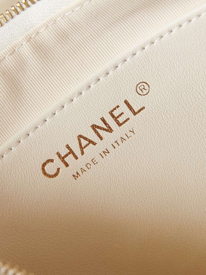 Chanel AS4422 23K Hobo Bag Lambskin Gold Metal White