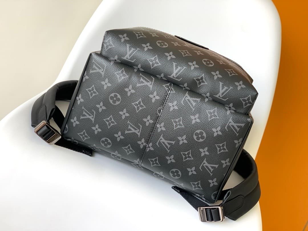 Louis Vuitton M22558 Discovery Backpack PM