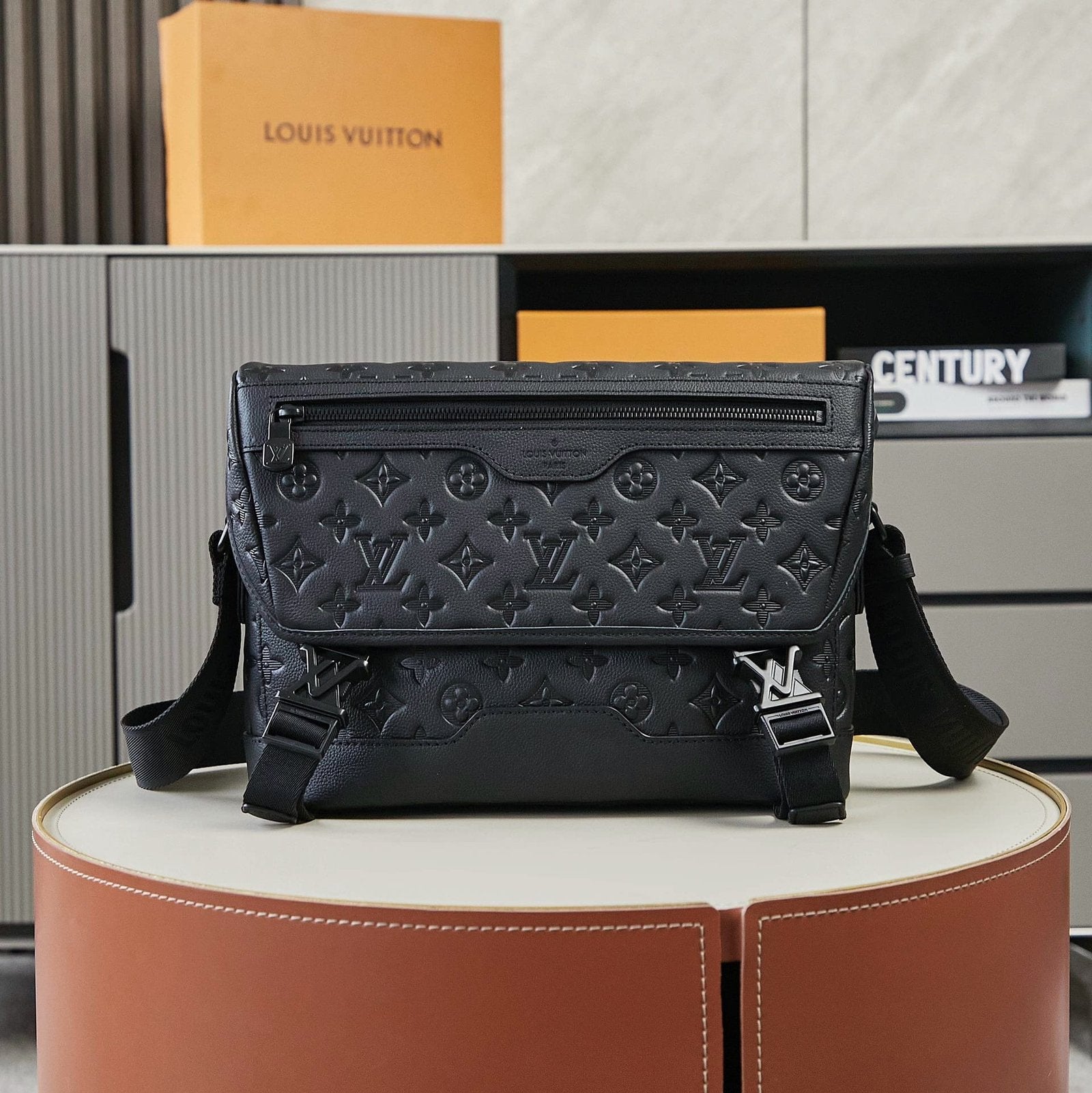 Louis Vuitton M25121 Messenger Voyager PM