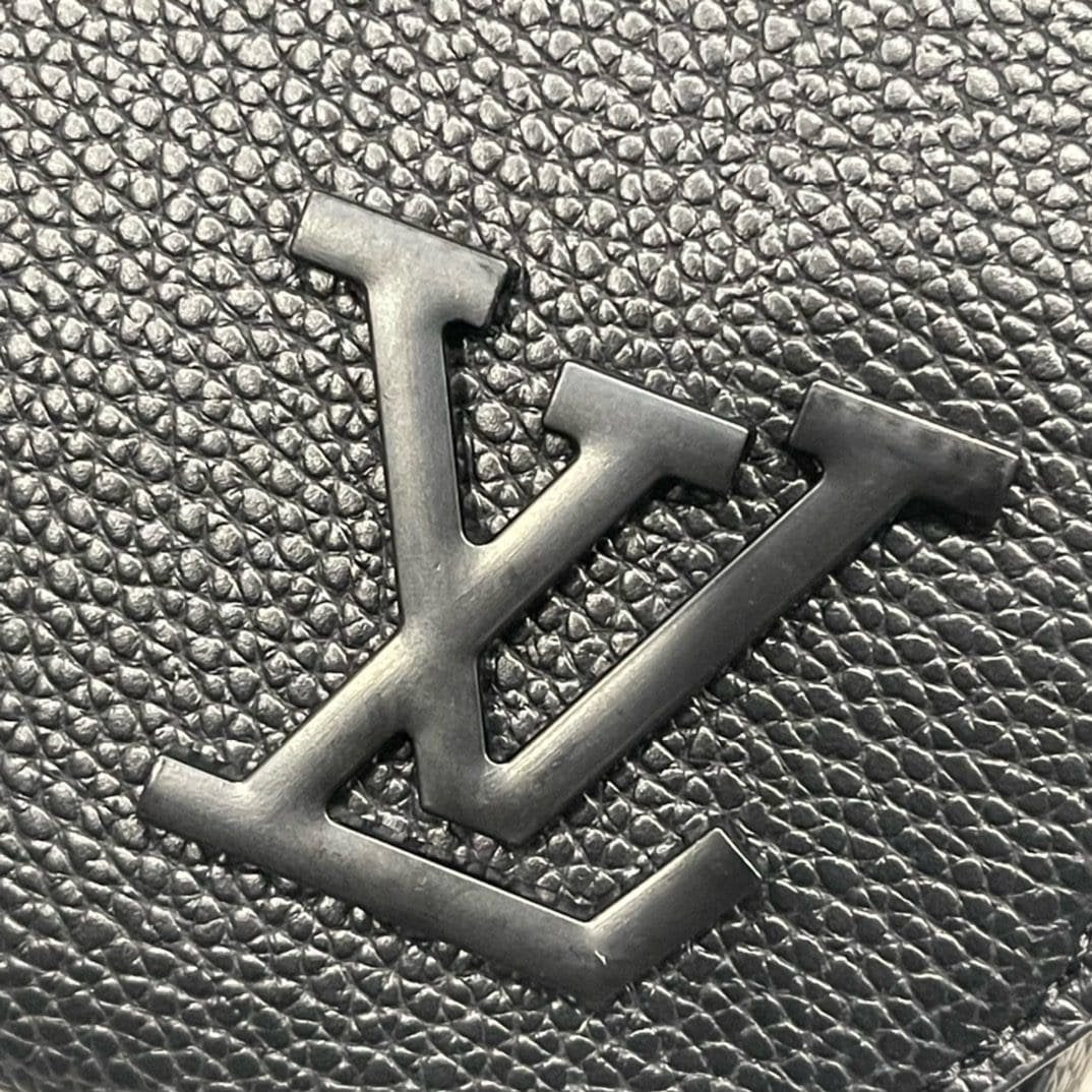 Louis Vuitton M24769 TAKEOFF Small Messenger Bag