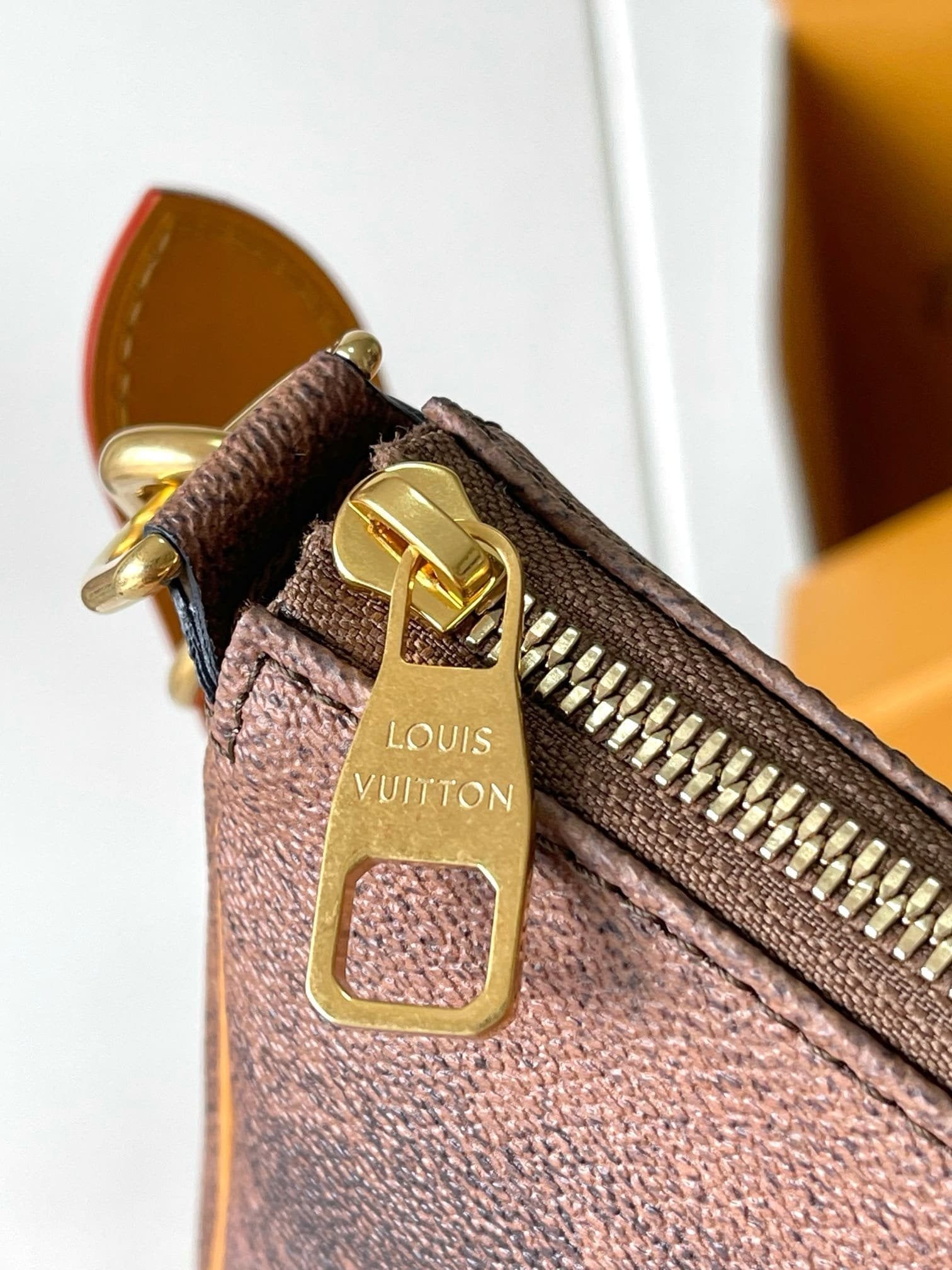Louis Vuitton M11623 Pochette Accessoire XL