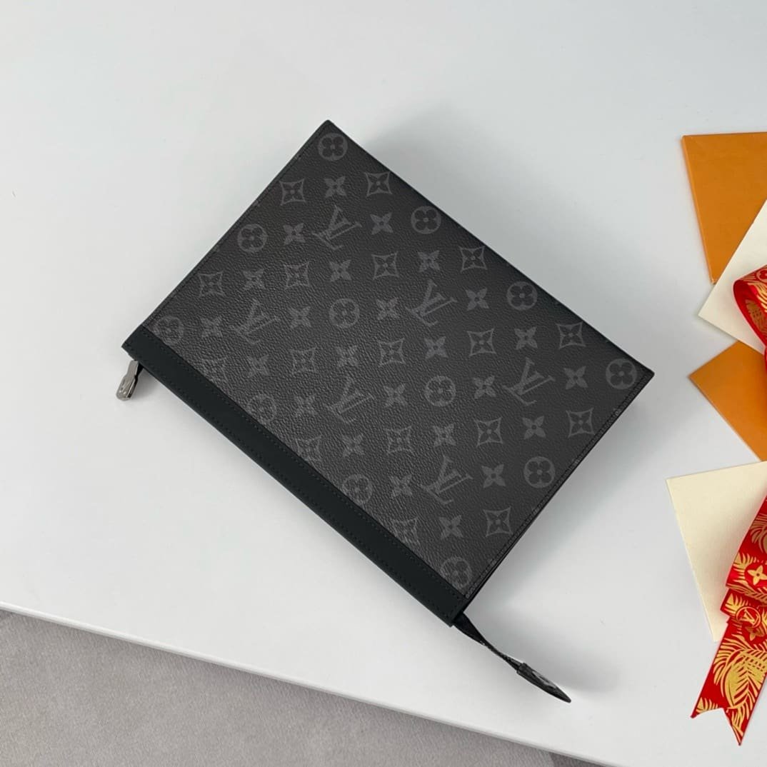 Louis Vuitton M61692 Pochette Voyage MM