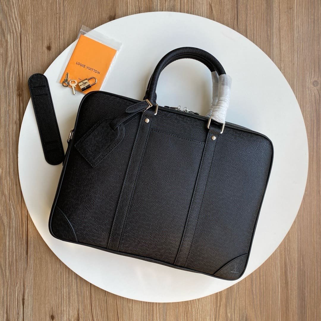 Louis Vuitton M30925 Porte-Documents Voyage PM