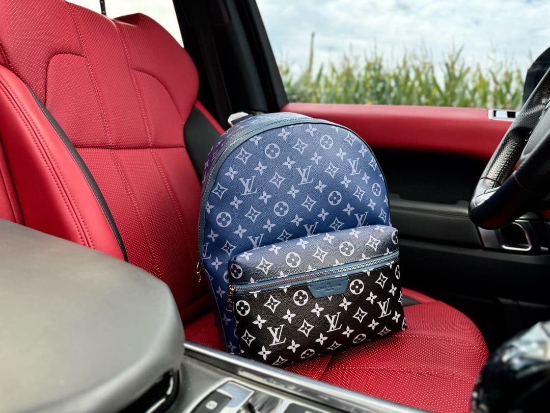 Louis Vuitton M11590 Discovery Backpack PM