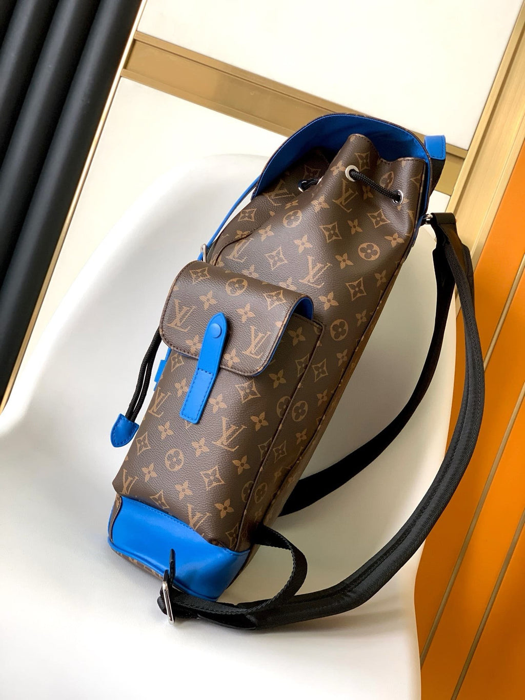 Louis Vuitton M46813 Christopher MM