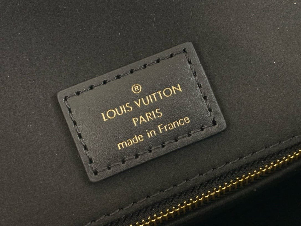 Louis Vuitton M24834 OnTheGo MM