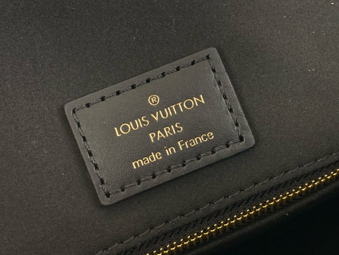 Louis Vuitton M24834 OnTheGo MM
