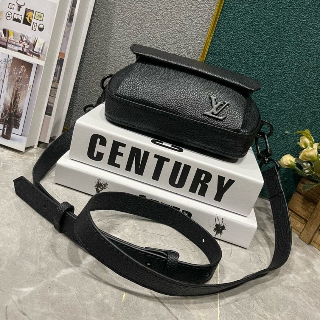 Louis Vuitton M83563 PILOT MINI BAG
