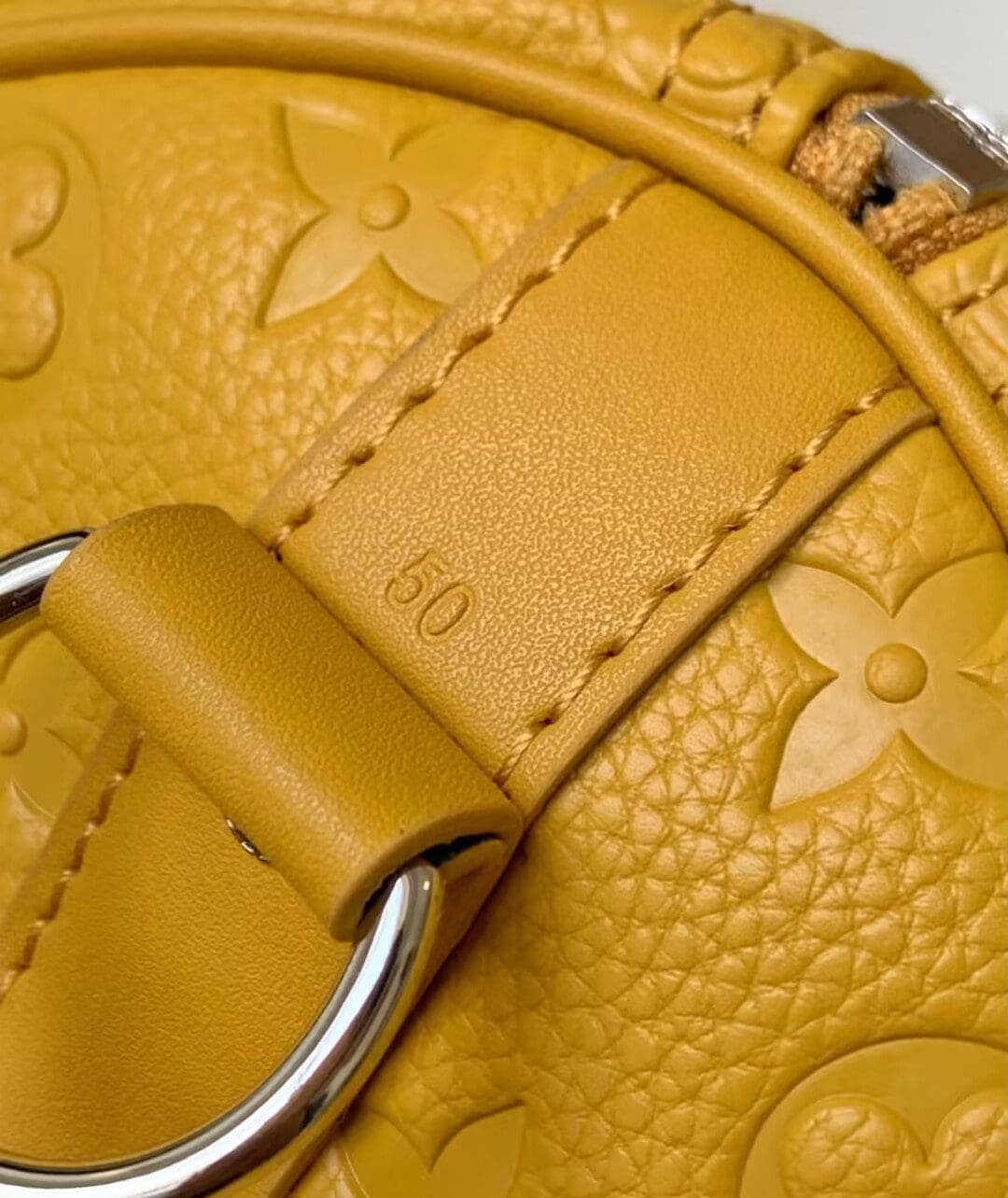 Louis Vuitton M23748 Keepall Bandoulière 50
